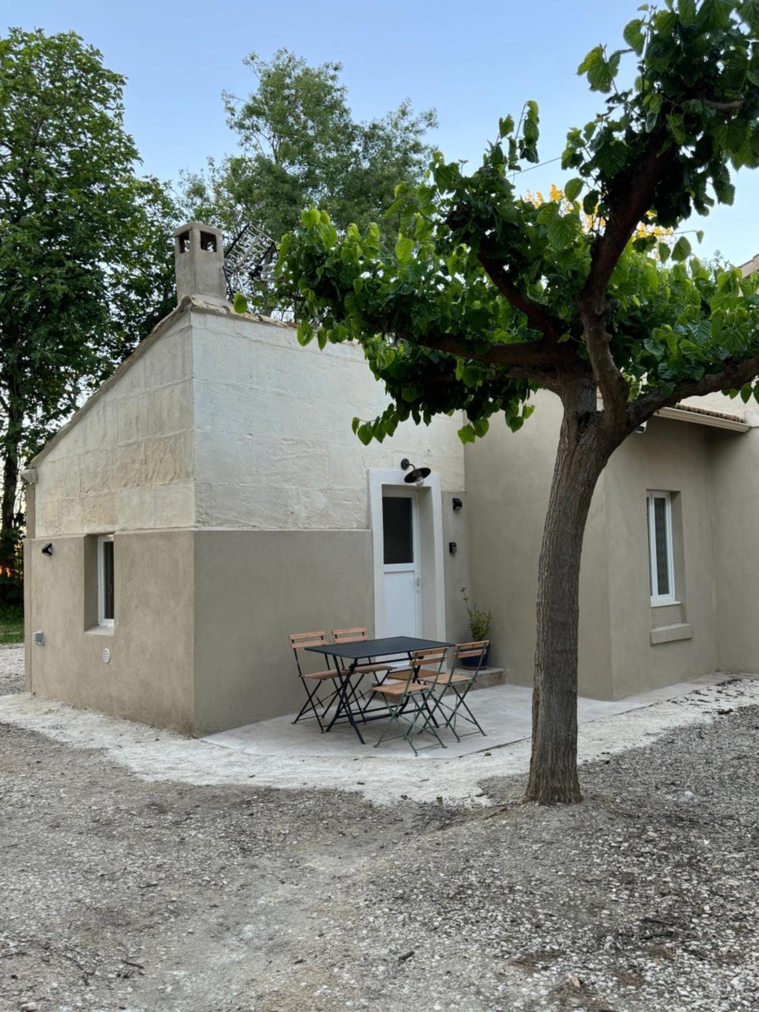 Mazet En Campagne Lägenhet Arles Exteriör bild